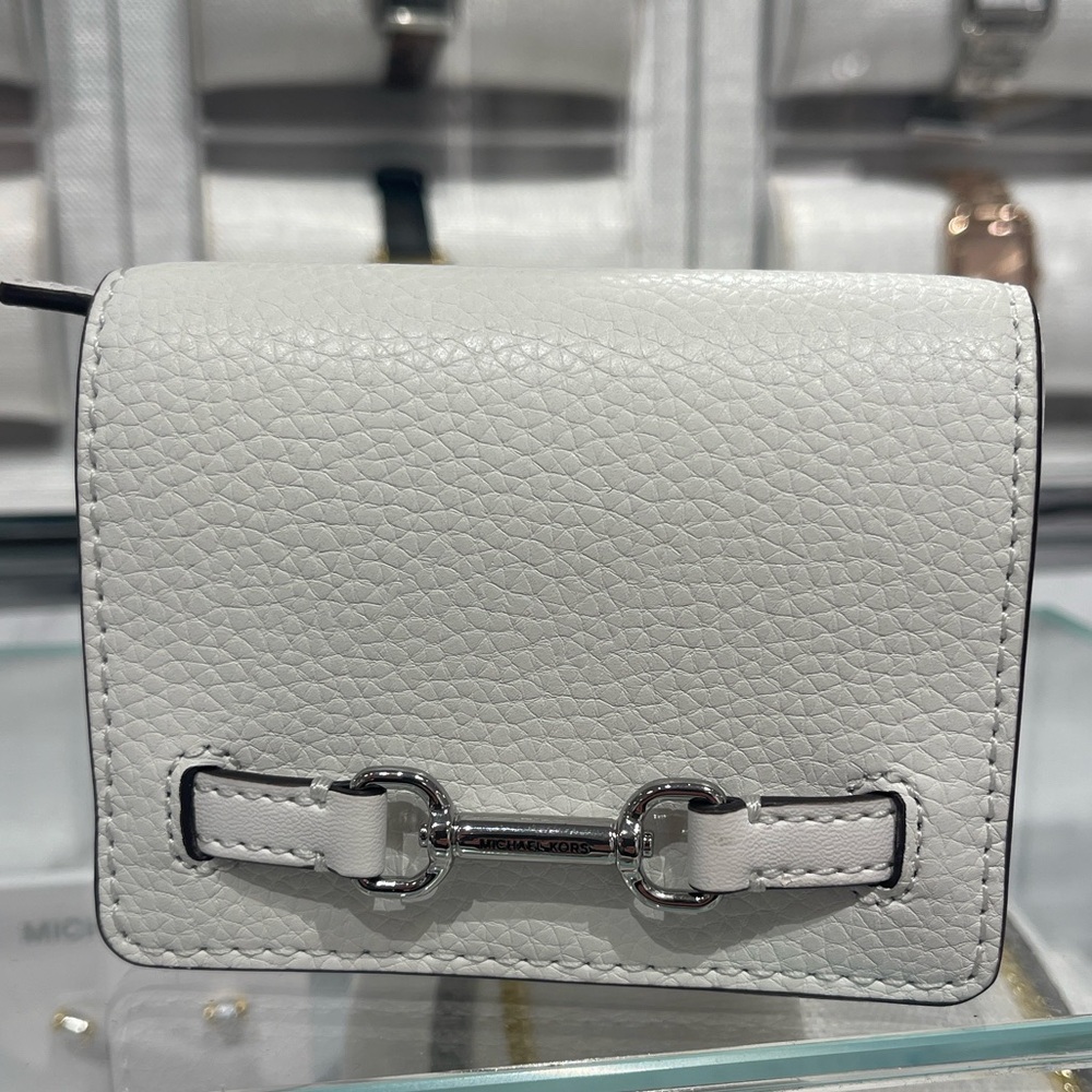 MICHAEL KORS Carson Small Pebbled Leather Wallet
Optic White 
NWT - Picture 15 of 16